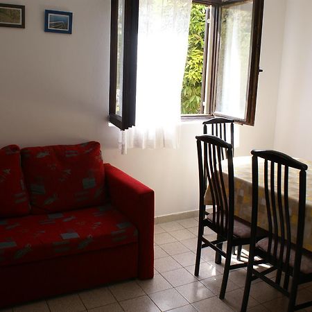 Apartment Ana M Krk Town Eksteriør billede