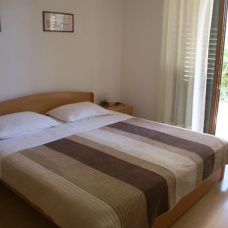 Apartment Ana M Krk Town Eksteriør billede