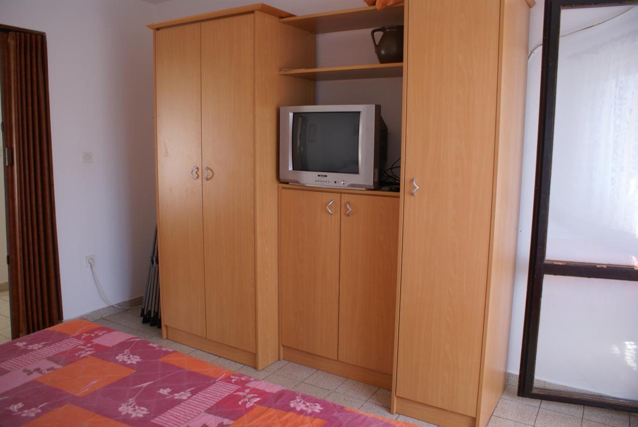 Apartment Ana M Krk Town Eksteriør billede